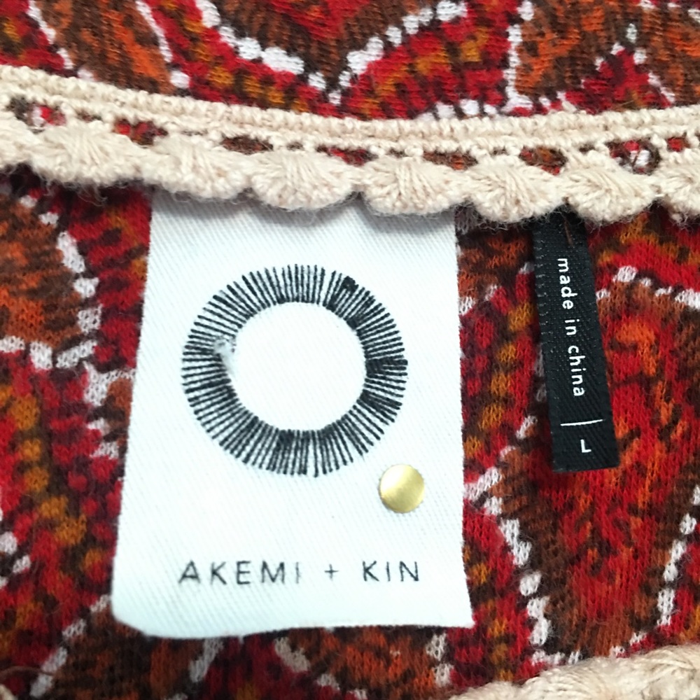 Akemi + Kin Tunic Top - Picture 2 of 8